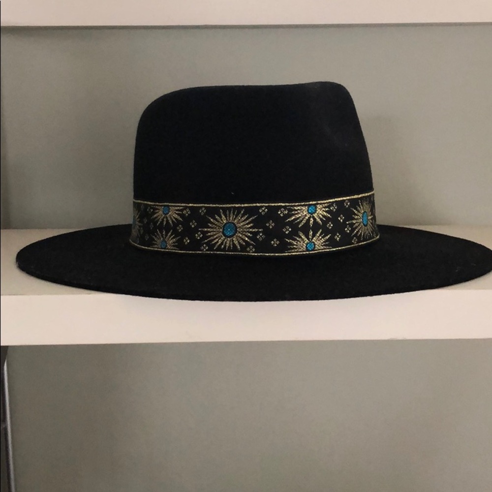The Phoenix Hat- Lack of Color